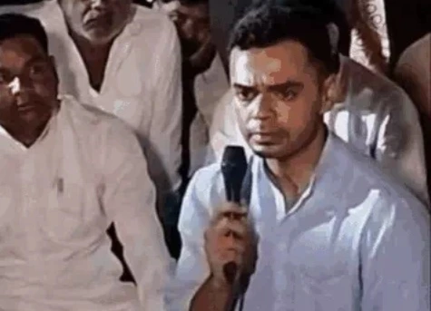 कार्तिकेय चौहान का आदिवासियों को आश्वासन: मकान तोड़े वहीं बनेंगे, अधिकारियों को मुझसे भिड़ना होगा