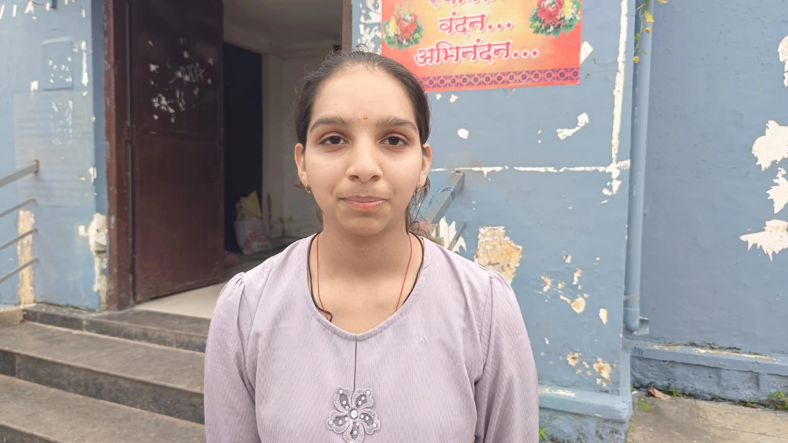 निशा मीना को मिली मुख्यमंत्री स्कूटी योजना से ई-स्कूटी