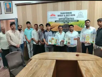 किसानों को पराली जलाने के बजाय रोजगार के अवसर बनाने की सलाह