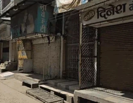 उज्जैन में शाही मस्जिद के पास कर्फ्यू, बाजार बंद होने से व्यापार प्रभावित