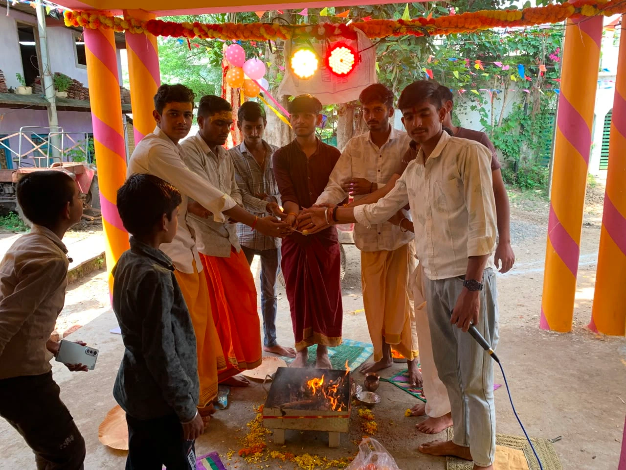 बरखेड़ा में विश्व कल्याण के लिए हवन आयोजित