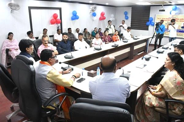 अनुसूचित जाति वर्ग के नवनियुक्त अधिकारियों को मिले नियुक्ति पत्र