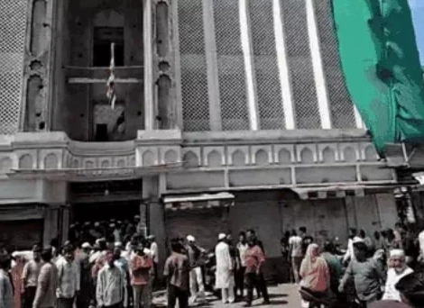 ओवैसी बोले- मस्जिदें नहीं तोड़ी जा सकतीं