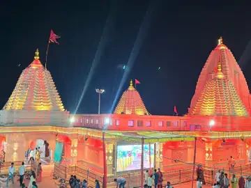 सीहोर के सलकनपुर में नवरात्रि का उत्सव, मां विजयासन के दर्शन के लिए उमड़ी एक लाख से ज्यादा श्रद्धालुओं की भीड़
