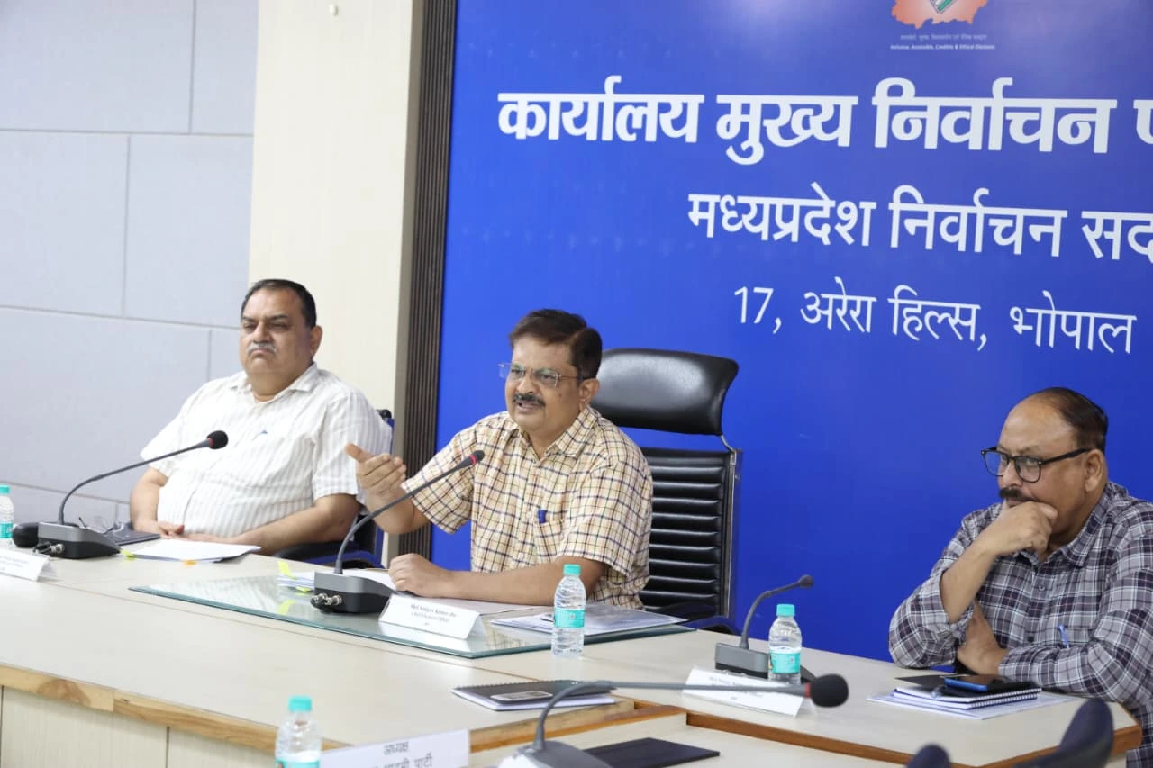 मतदाता सूची में नाम जोड़ने के लिए विशेष अभियान जारी