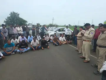 प्रशासन के आश्वासन पर आंदोलन खत्म