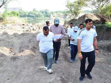 निगम आयुक्त अभिलाष मिश्रा ने उज्जैन में सिंहस्थ कार्यों का जायजा लिया, पंचमुखी हनुमान-जंतर मंतर मार्ग धीमा मिलने पर ठेकेदार पर 5 लाख का जुर्माना लगाने के निर्देश दिए