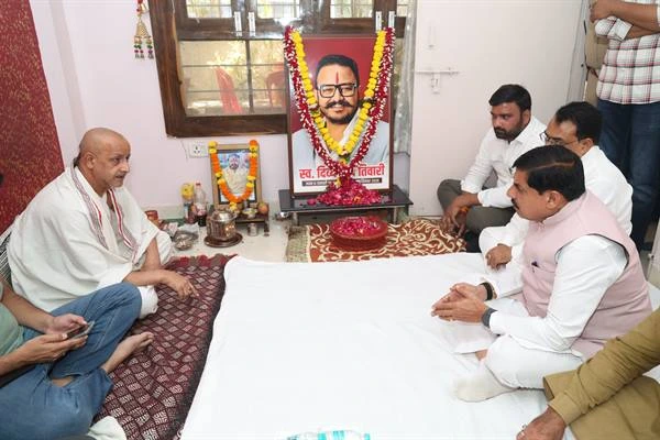 मुख्यमंत्री ने युवा अधिवक्ता दिव्यऋषि तिवारी के निधन पर शोक जताया