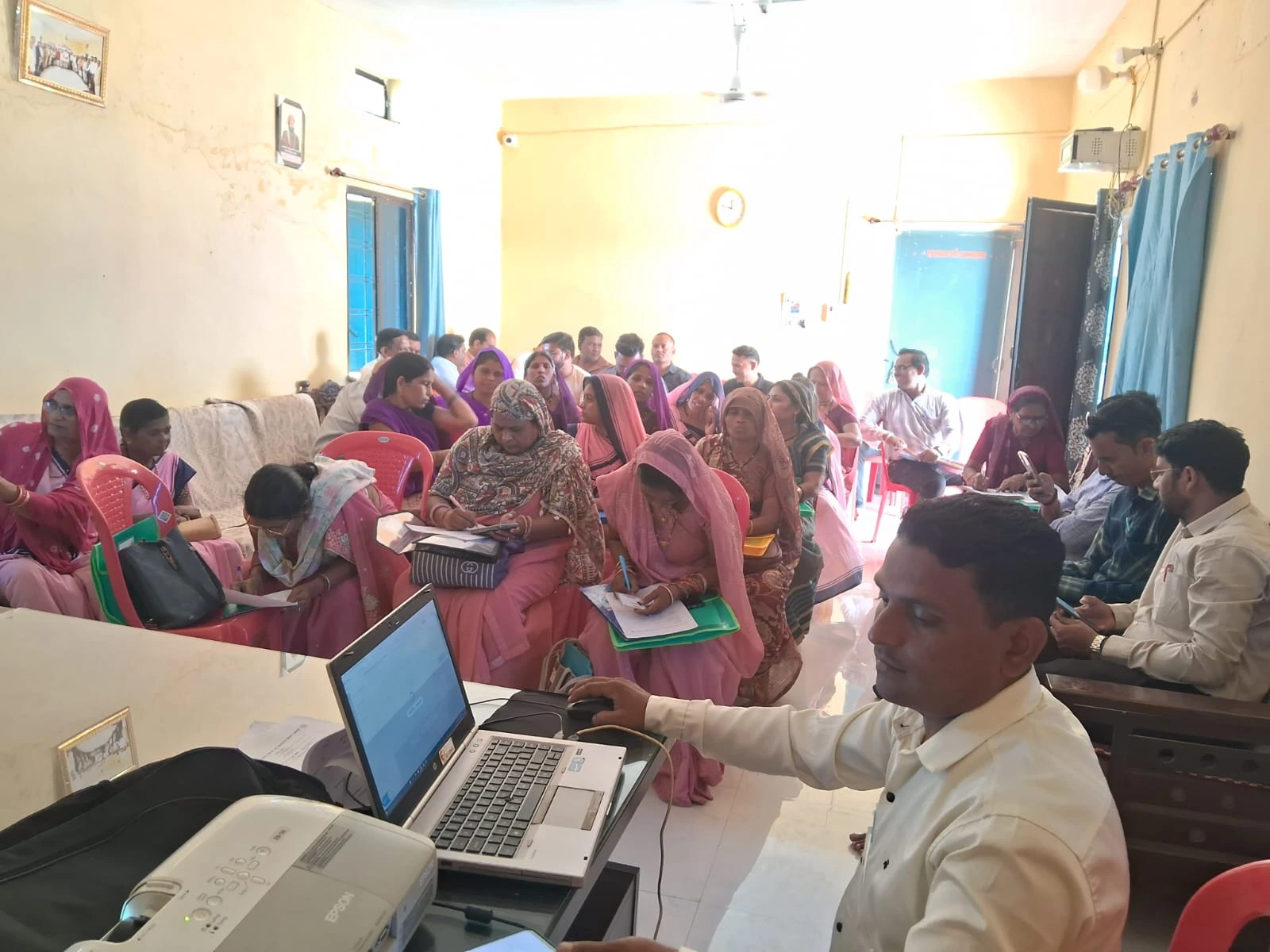 जरारूधाम में प्रशिक्षण: विकसित पंचायत पर हुई चर्चा