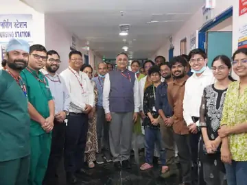 शिशु के कानों में सफल कॉक्लियर इम्प्लांट