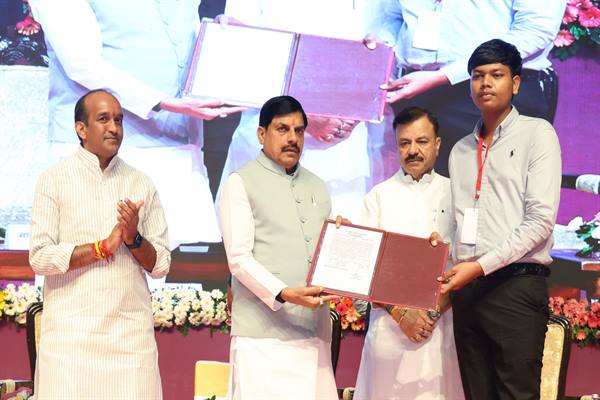 मोहन यादव ने 954 कर्मचारियों को अनुकम्पा नियुक्ति पत्र सौंपे